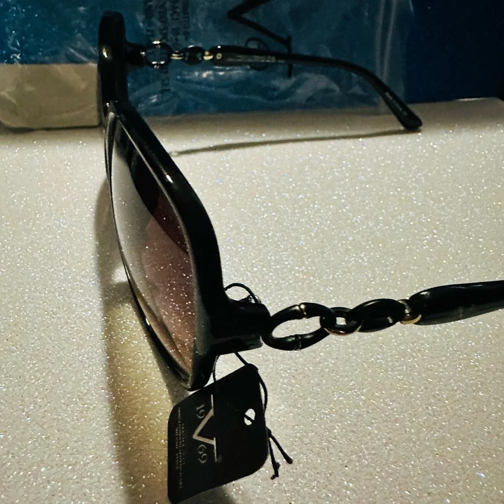 Versace 19V69✨🖤🤎 Black Sunglasses with Brown Lenses - Picture 5 of 8